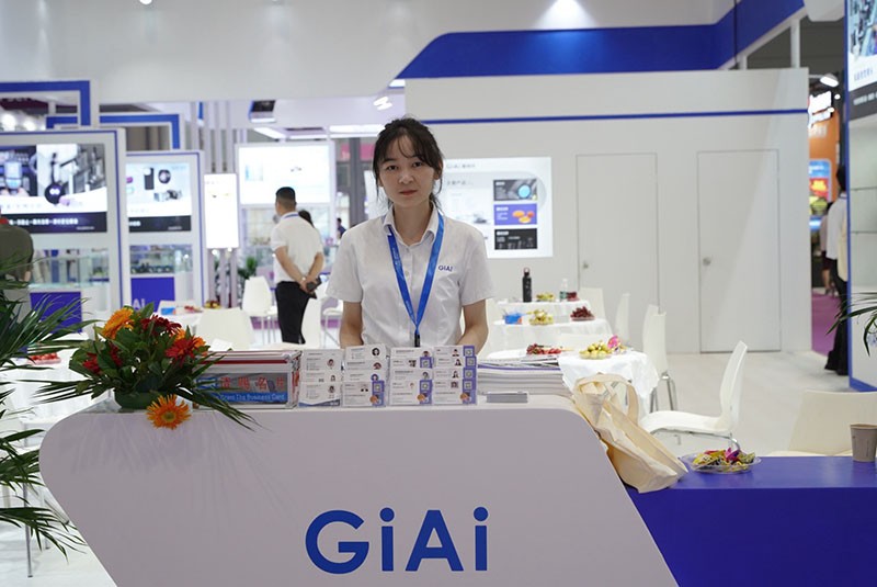 GIAI optical components exhibition area front desk photography